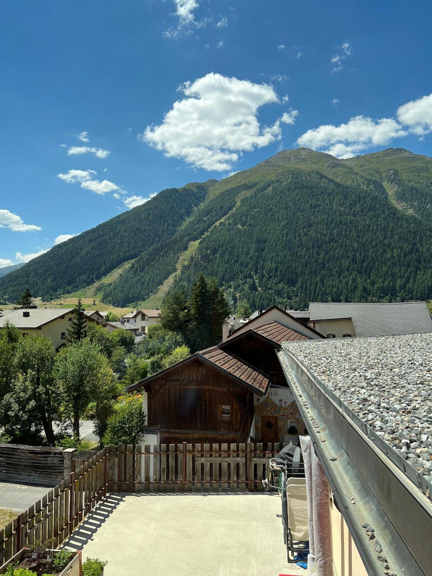 Hotel Adler Garni Цернец Экстерьер фото