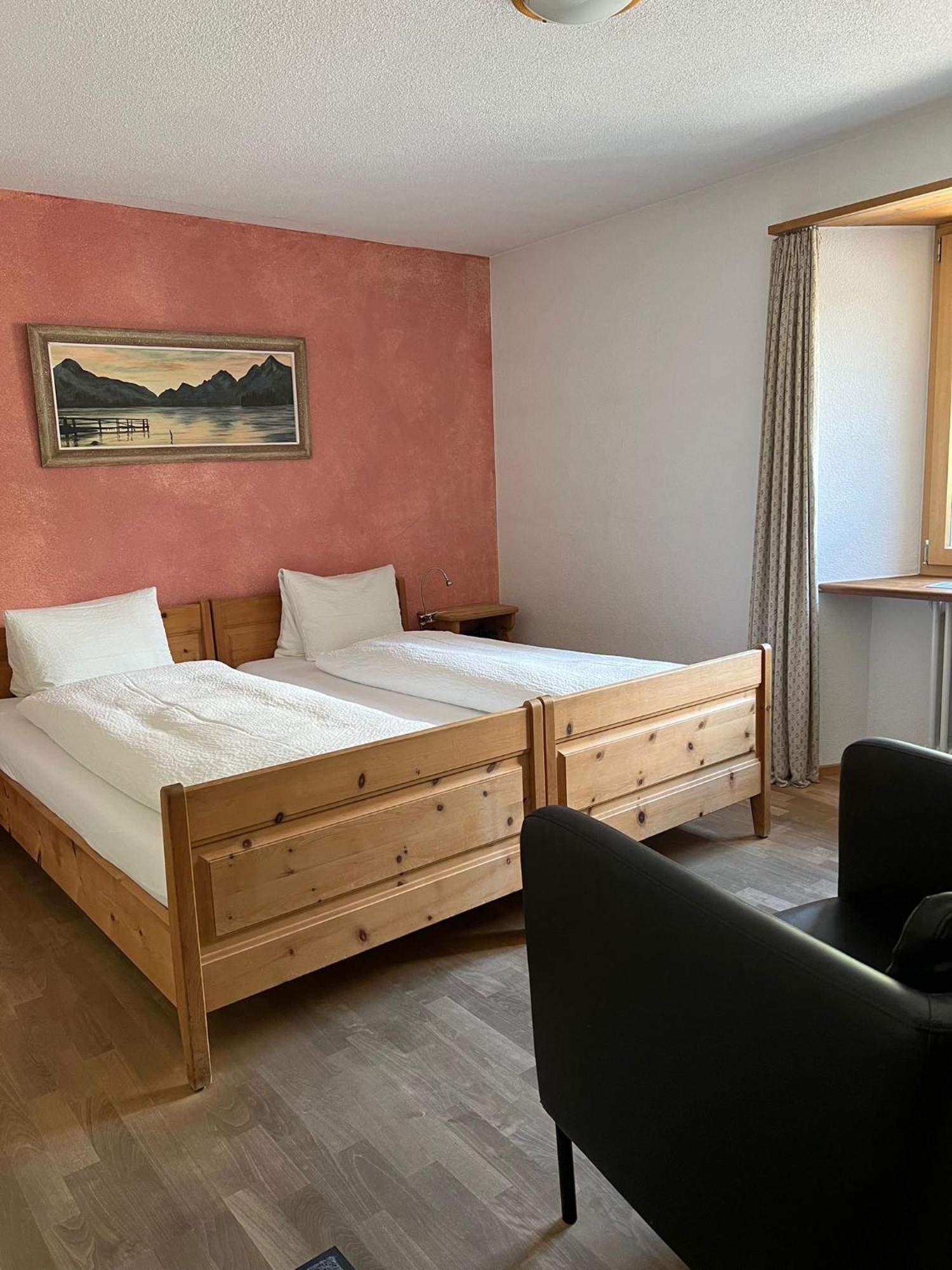 Hotel Adler Garni Цернец Экстерьер фото